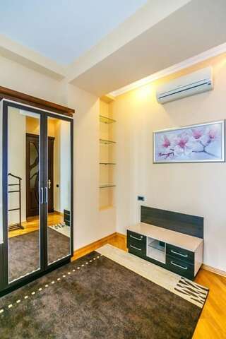 Апартаменты Apartment On Center Targovi Баку Апартаменты Делюкс-78